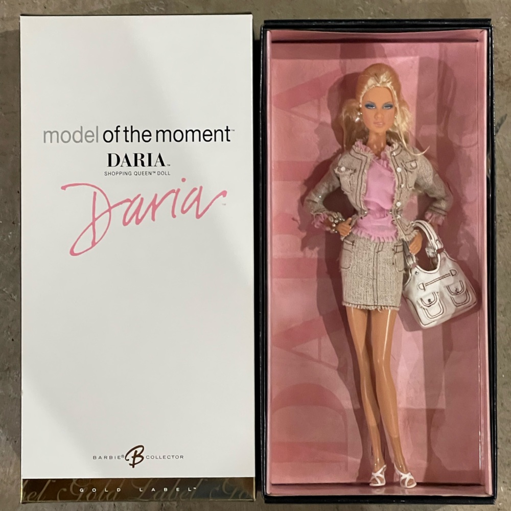 Model of The Moment Shopping Queen Daria Barbie Doll Gold Label NIB